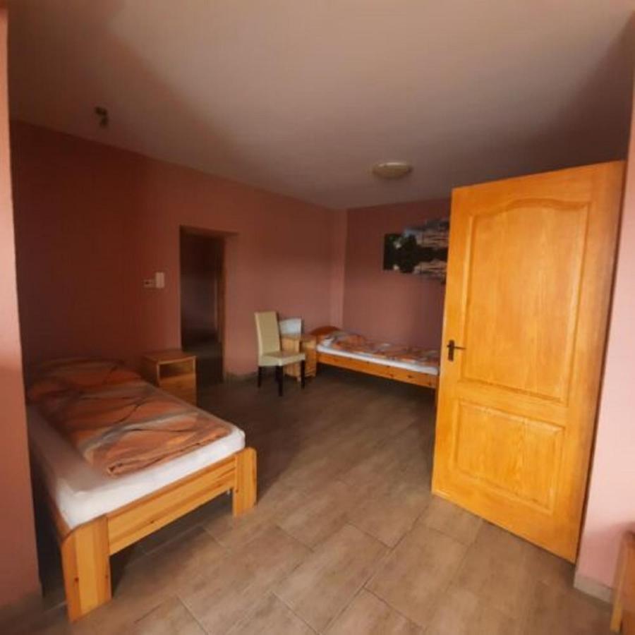 Ikszt Vendeghaz Hotel Dávod Exterior foto