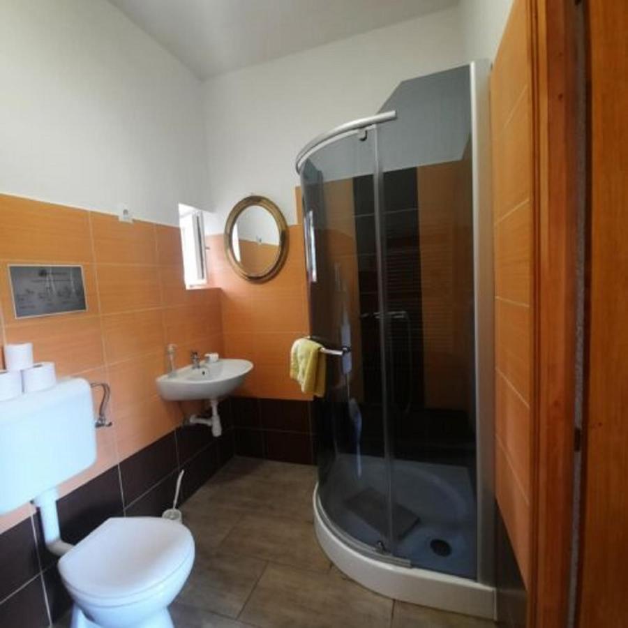 Ikszt Vendeghaz Hotel Dávod Exterior foto