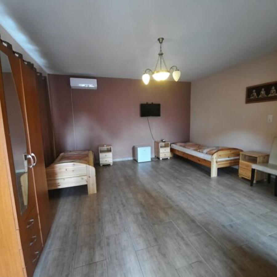 Ikszt Vendeghaz Hotel Dávod Exterior foto